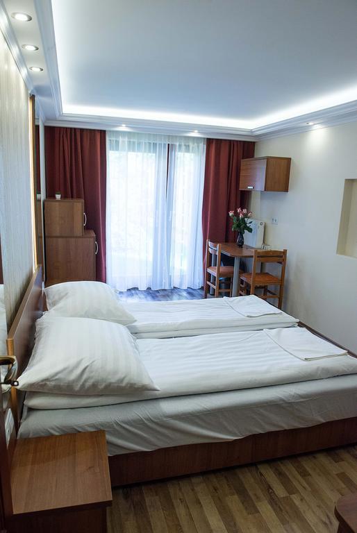 Bl.Apartmanhaz Ii. Szegedin Exterior foto